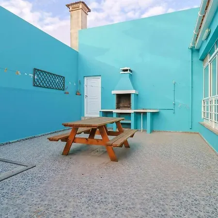 Azores Surf Center House *