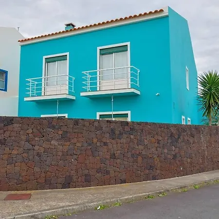 Azores Surf Center House Дом отдыха Рибейра-Гранди